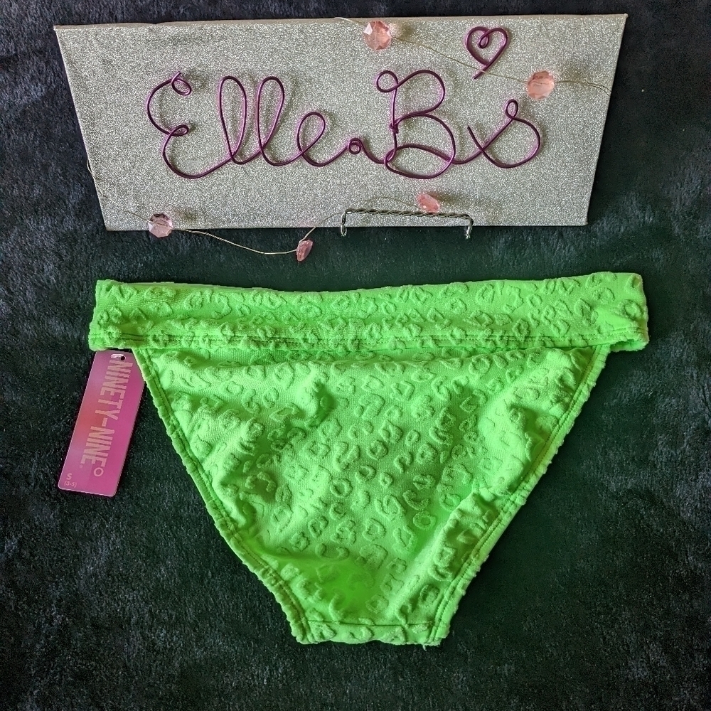 Bikini Bottoms - Picture 4 of 5